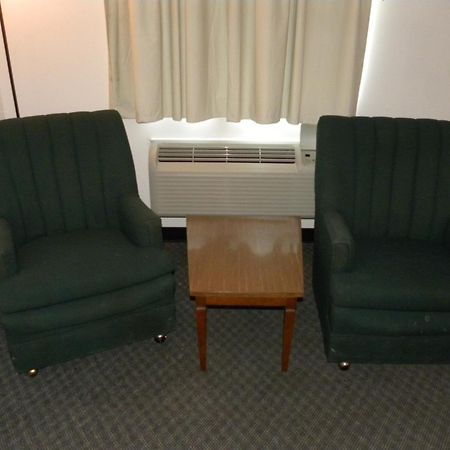 Guest Inn Роджърс Стая снимка