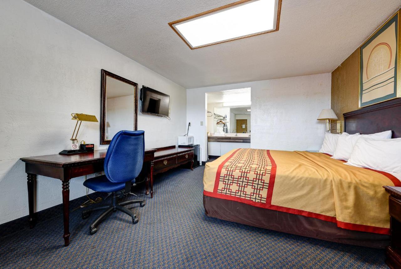 Guest Inn Роджърс Екстериор снимка