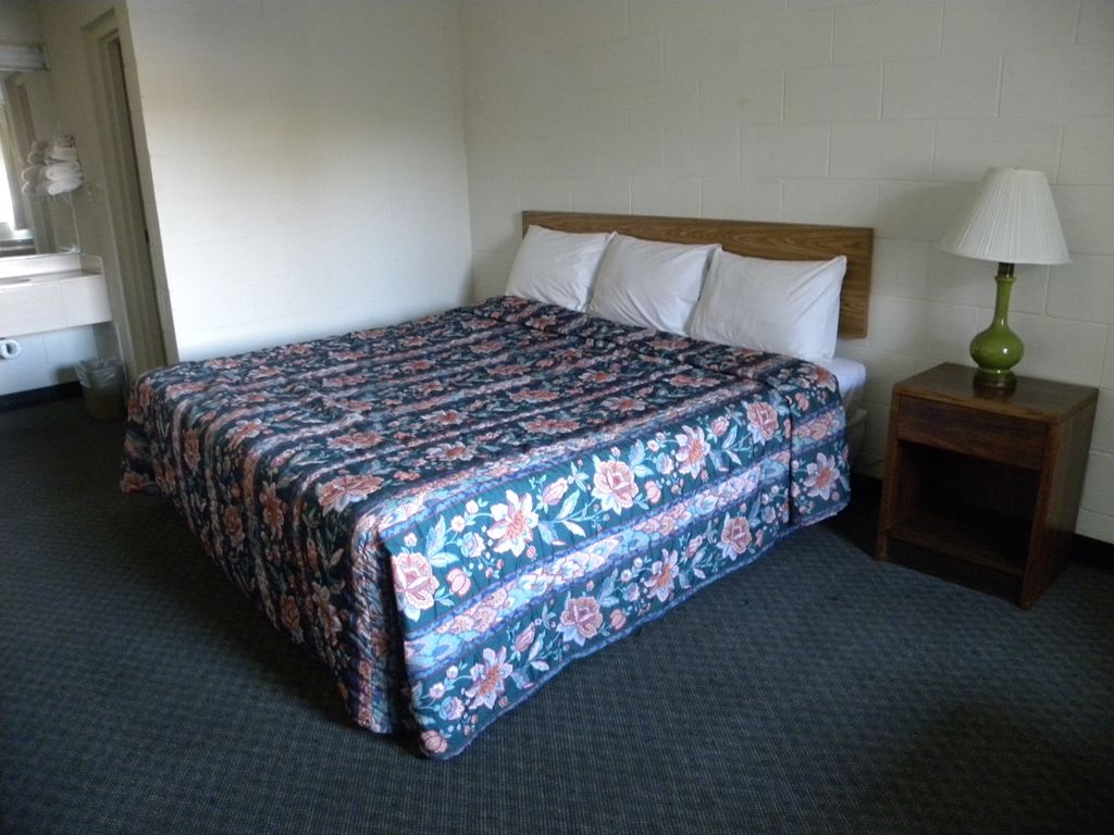 Guest Inn Роджърс Стая снимка