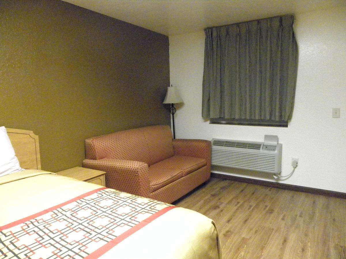 Guest Inn Роджърс Екстериор снимка