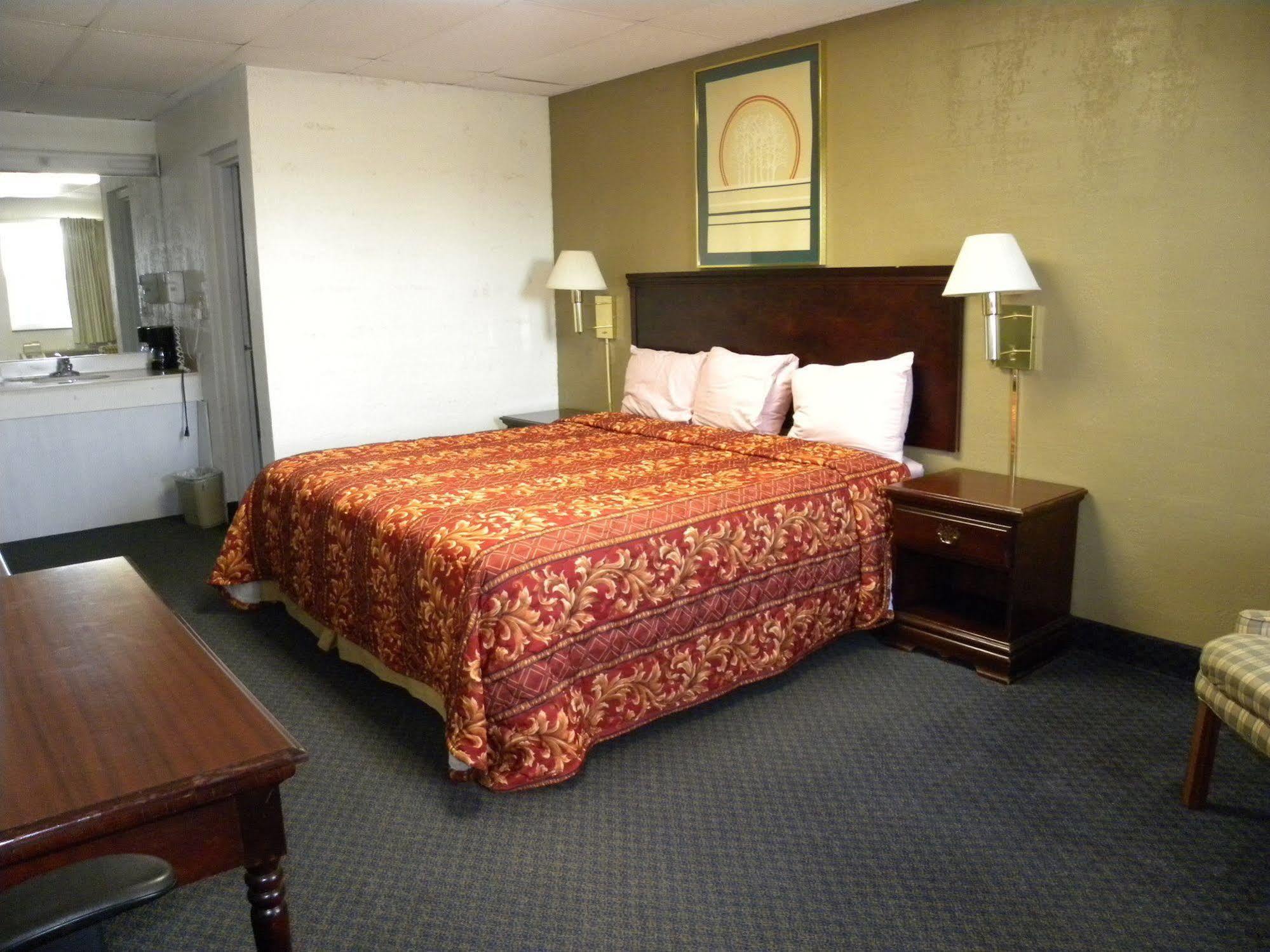 Guest Inn Роджърс Екстериор снимка