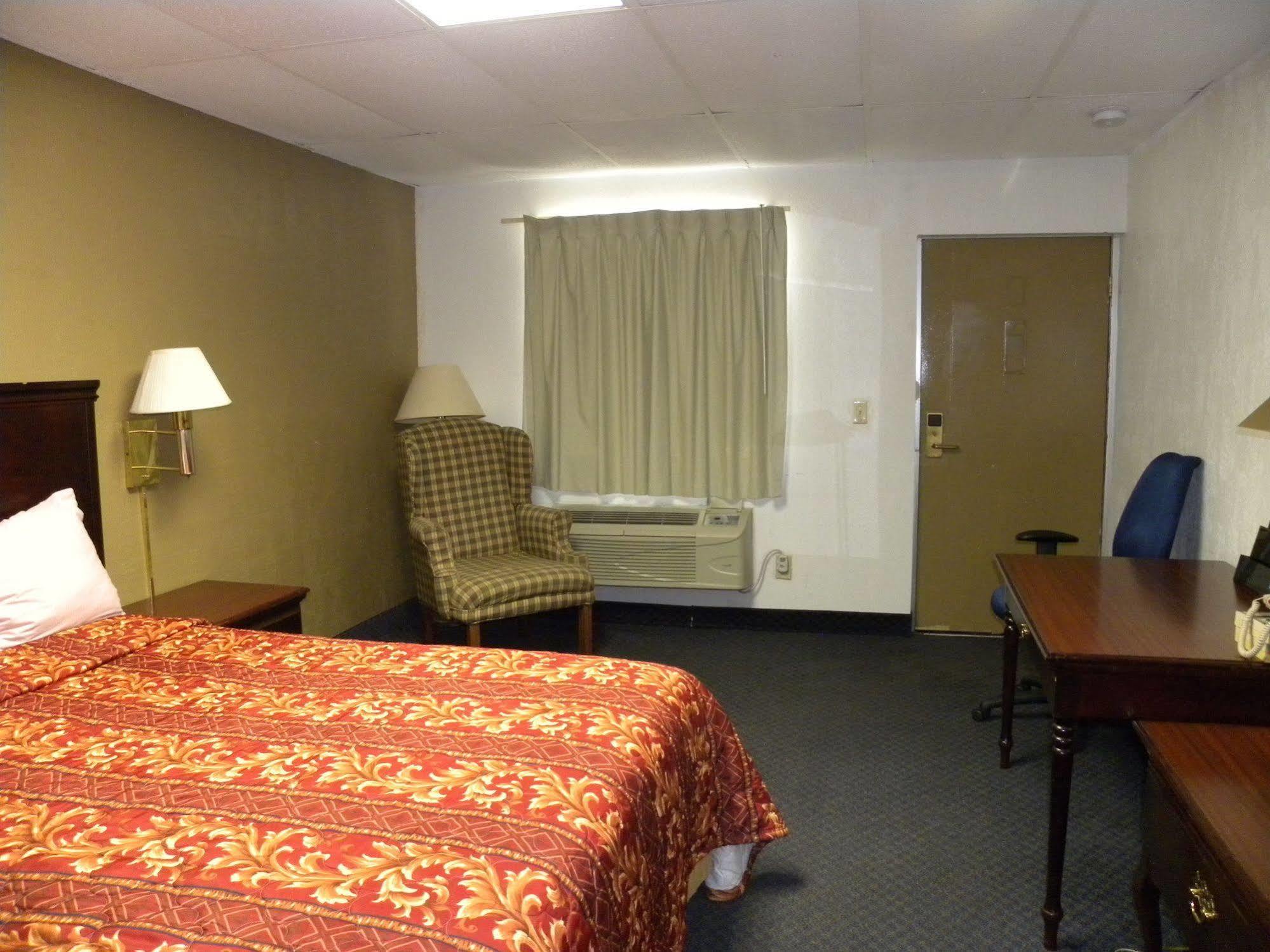 Guest Inn Роджърс Екстериор снимка