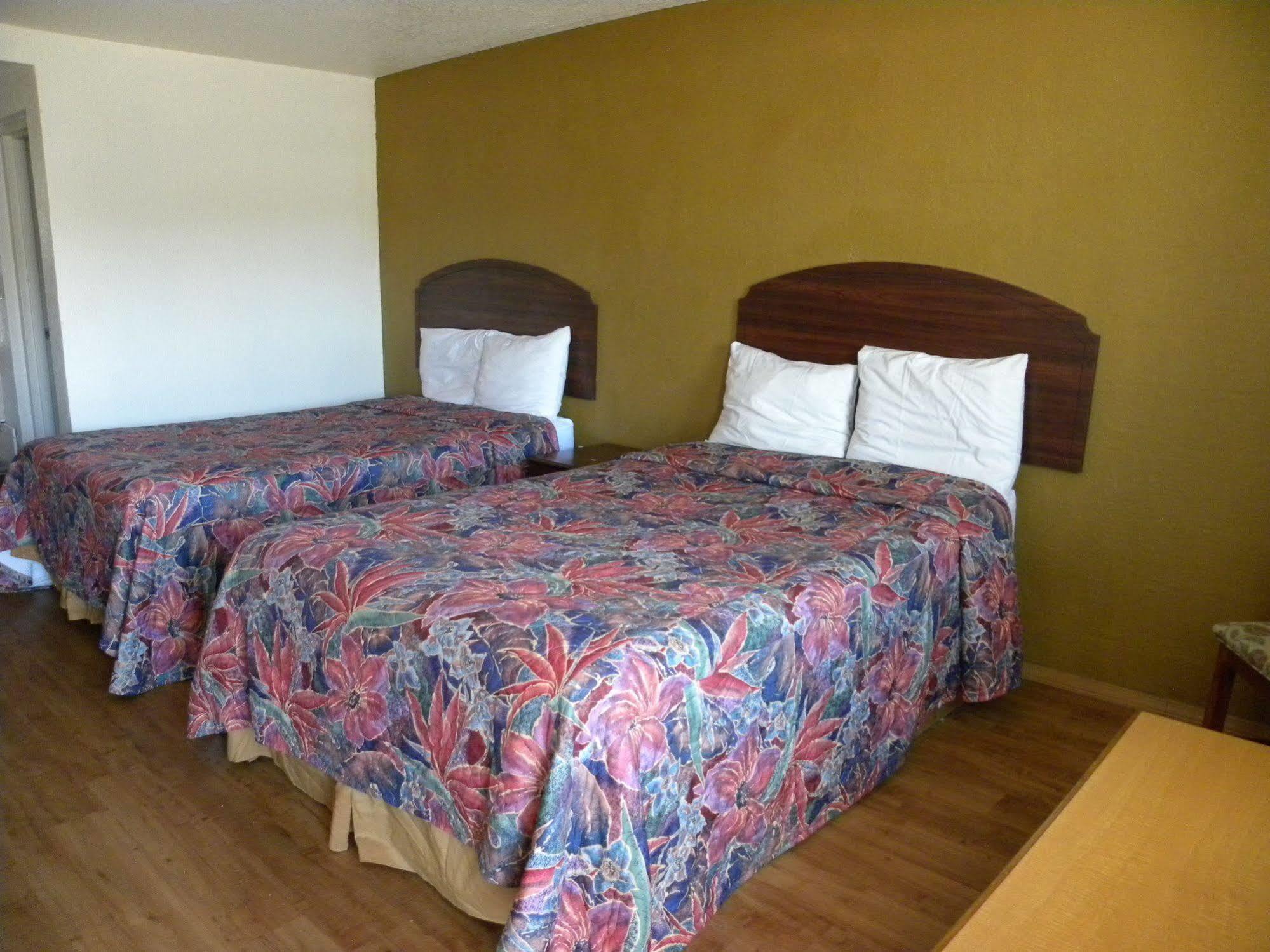 Guest Inn Роджърс Екстериор снимка